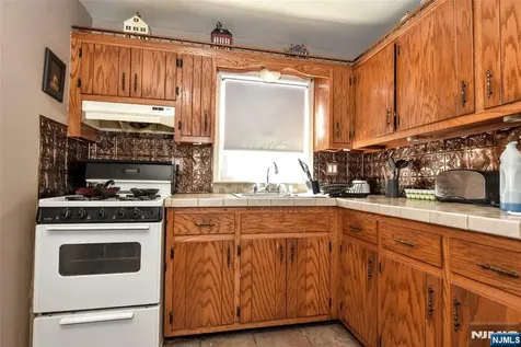 9 Thoma Avenue Maywood NJ 07607