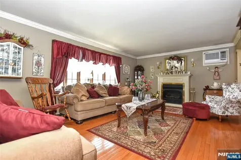 9 Thoma Avenue Maywood NJ 07607