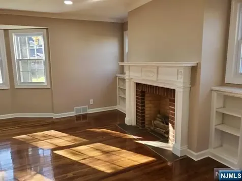 20 Poplar Street Dumont NJ 07628