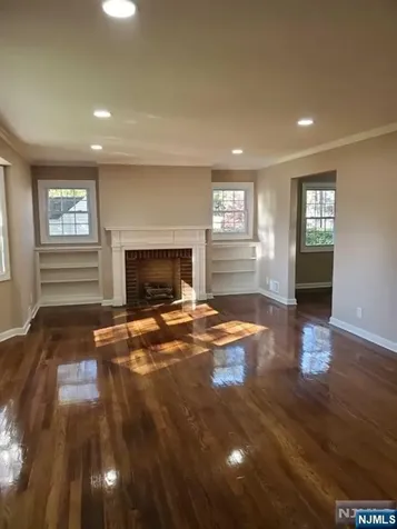 20 Poplar Street Dumont NJ 07628