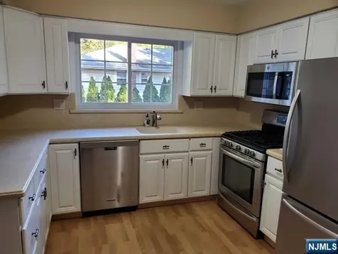 20 Poplar Street Dumont NJ 07628