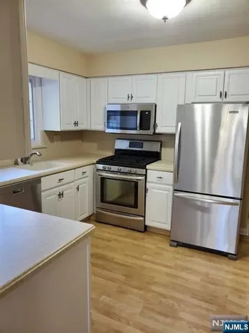 20 Poplar Street Dumont NJ 07628