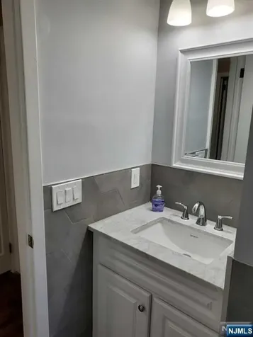 20 Poplar Street Dumont NJ 07628