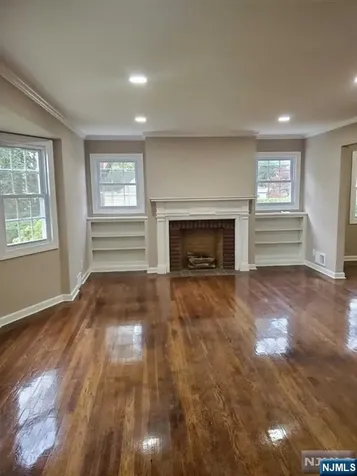 20 Poplar Street Dumont NJ 07628