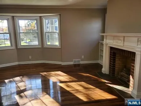 20 Poplar Street Dumont NJ 07628
