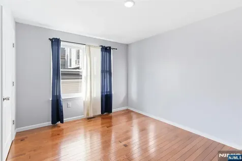 301 N 13th Street Newark NJ 07107