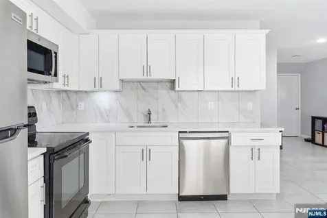 301 N 13th Street Newark NJ 07107