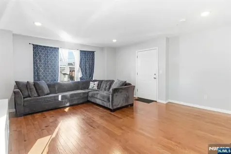 301 N 13th Street Newark NJ 07107