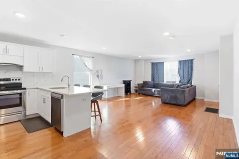 301 N 13th Street Newark NJ 07107