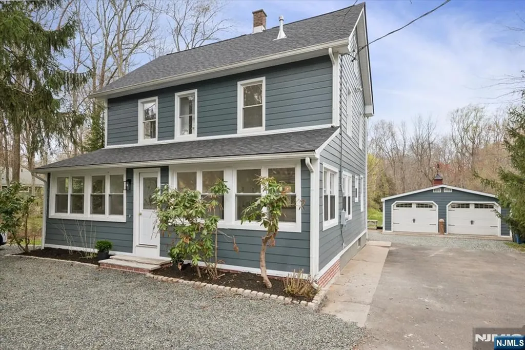 686 Meyersville Road Long Hill NJ 07933