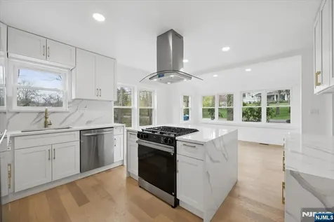686 Meyersville Road Long Hill NJ 07933