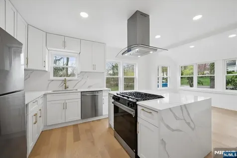 686 Meyersville Road Long Hill NJ 07933