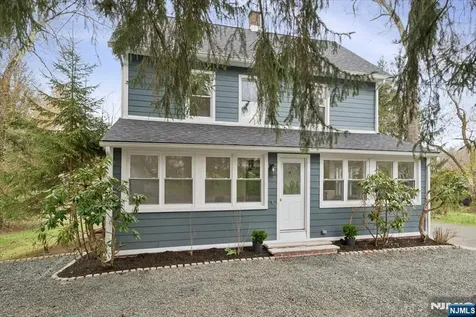 686 Meyersville Road Long Hill NJ 07933