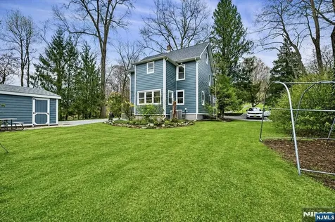 686 Meyersville Road Long Hill NJ 07933