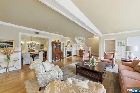 203 Heights Road Ridgewood NJ 07450