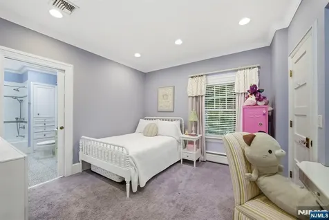 203 Heights Road Ridgewood NJ 07450