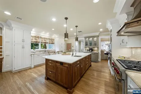 203 Heights Road Ridgewood NJ 07450