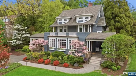203 Heights Road Ridgewood NJ 07450