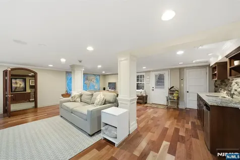 203 Heights Road Ridgewood NJ 07450