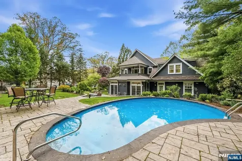 203 Heights Road Ridgewood NJ 07450