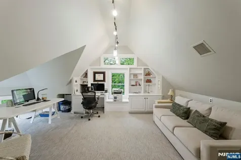 203 Heights Road Ridgewood NJ 07450