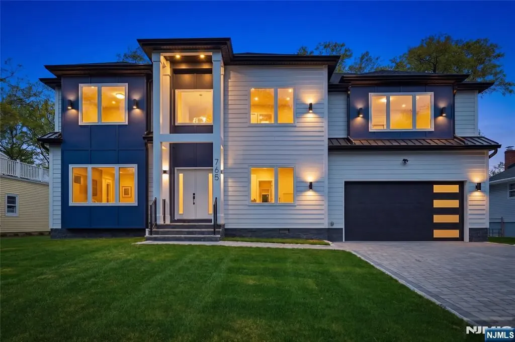 765 7th Avenue River Edge NJ 07661