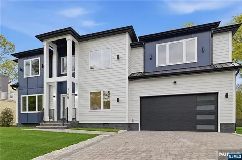765 7th Avenue River Edge NJ 07661