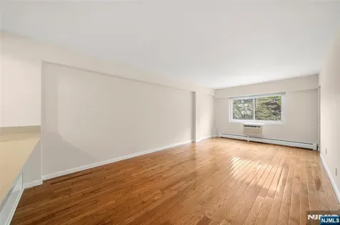 333 Grand Avenue Palisades Park NJ 07650
