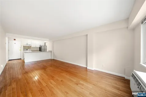 333 Grand Avenue Palisades Park NJ 07650