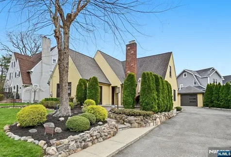 11 Ashton Place Glen Rock NJ 07452