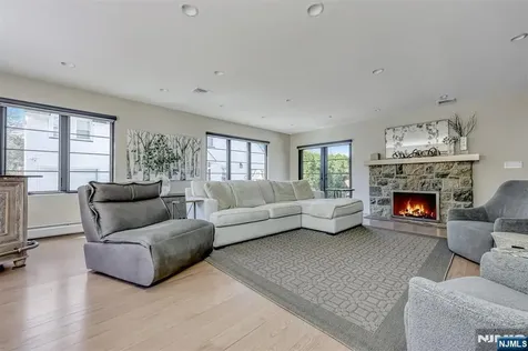 11 Ashton Place Glen Rock NJ 07452