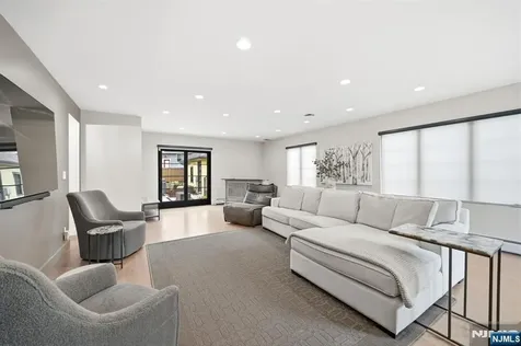 11 Ashton Place Glen Rock NJ 07452