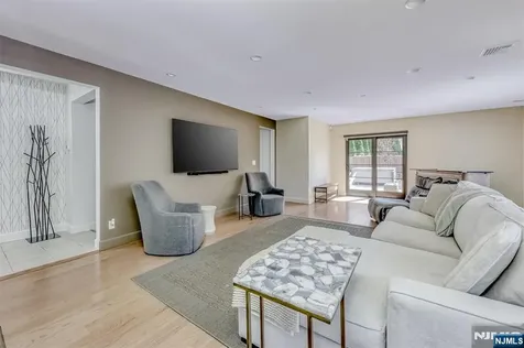11 Ashton Place Glen Rock NJ 07452
