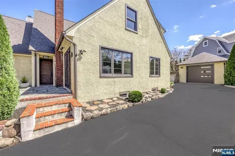 11 Ashton Place Glen Rock NJ 07452