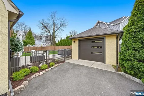 11 Ashton Place Glen Rock NJ 07452