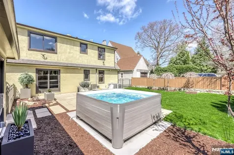 11 Ashton Place Glen Rock NJ 07452