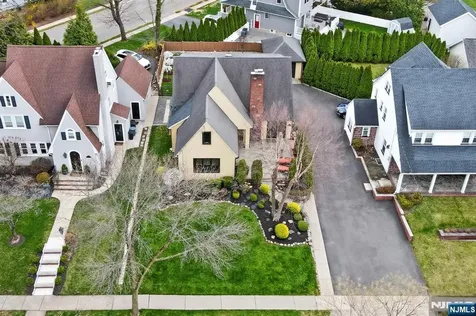 11 Ashton Place Glen Rock NJ 07452