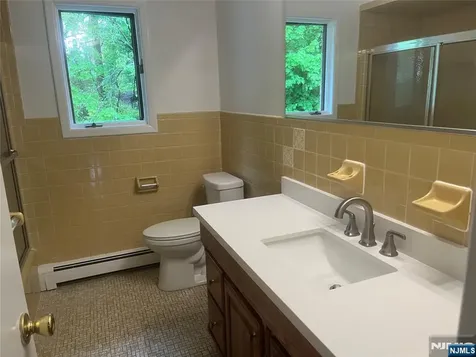 330 10th Street Palisades Park NJ 07650