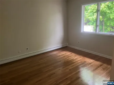 330 10th Street Palisades Park NJ 07650
