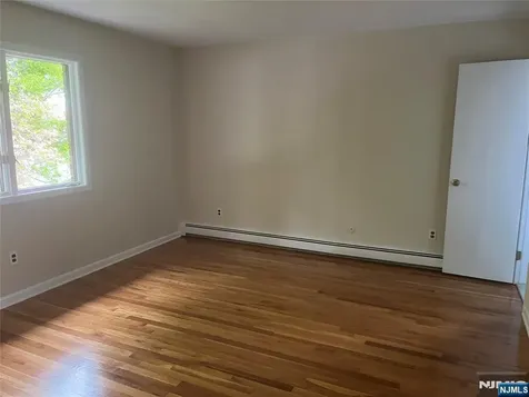 330 10th Street Palisades Park NJ 07650