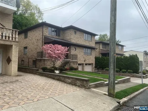 330 10th Street Palisades Park NJ 07650
