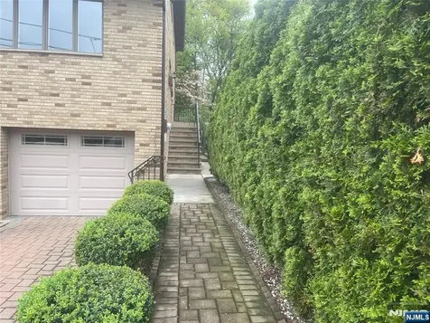 330 10th Street Palisades Park NJ 07650