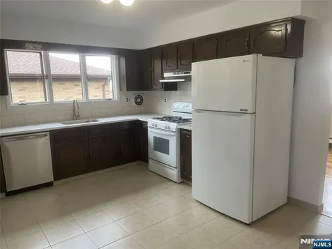 330 10th Street Palisades Park NJ 07650