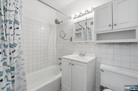 6040 Boulevard E West New York NJ 07093