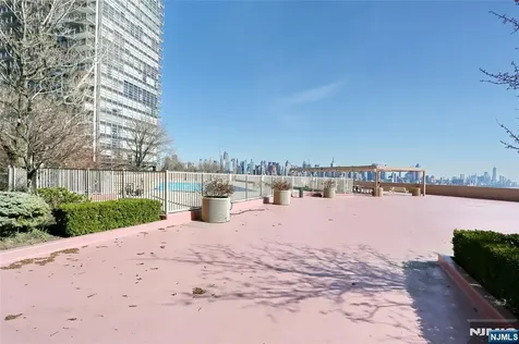 6040 Boulevard E West New York NJ 07093