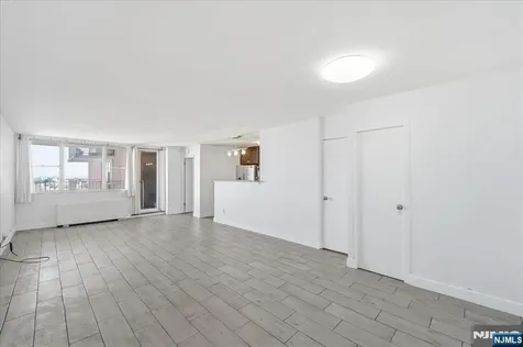 6040 Boulevard E West New York NJ 07093
