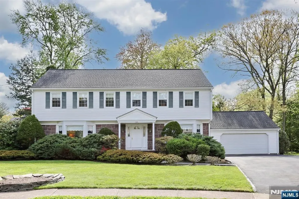 544 Hague Court Oradell NJ 07649