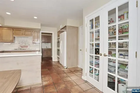 544 Hague Court Oradell NJ 07649
