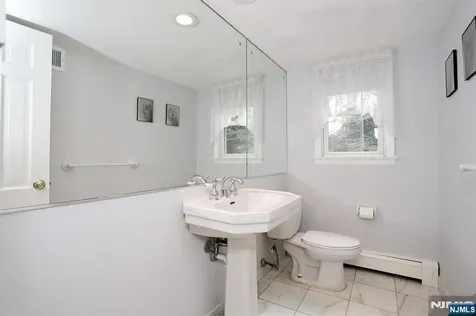 544 Hague Court Oradell NJ 07649