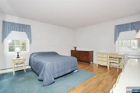 544 Hague Court Oradell NJ 07649